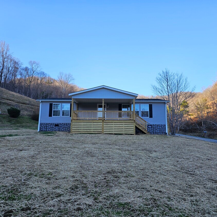 843 Flynn Branch Rd, Marshall, NC 28753 House Rental in Marshall, NC