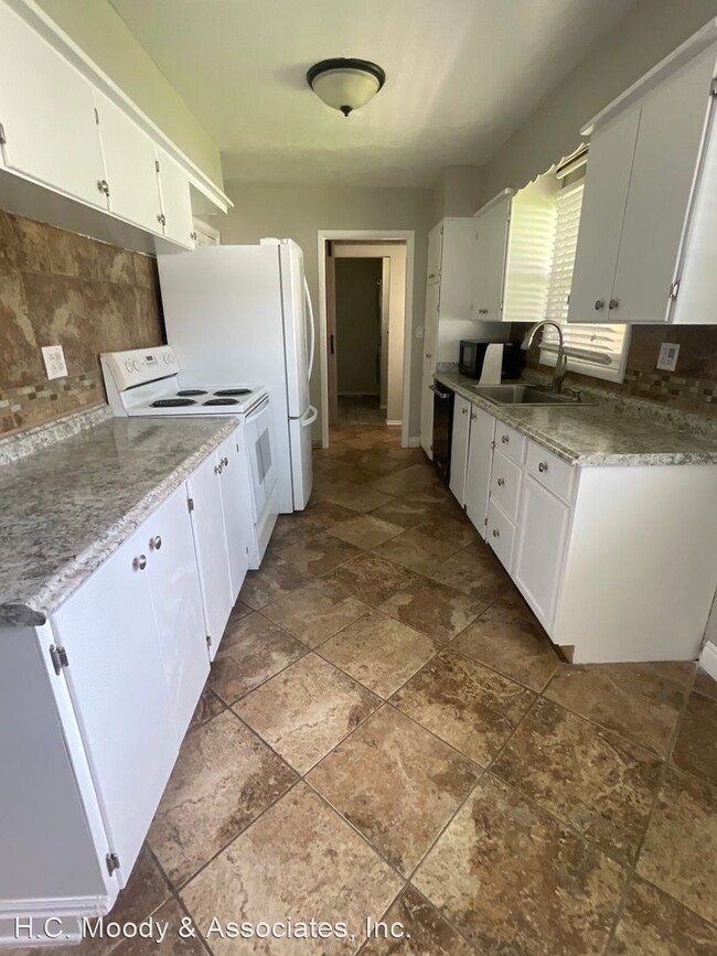 Building Photo - 4 br, 2 bath House - 145 N. 600 E.