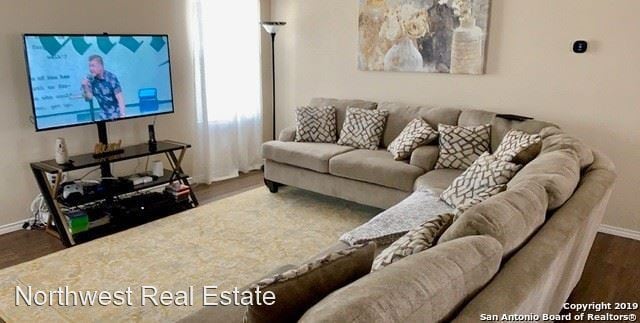 Building Photo - 3 br, 2 bath House - 5102 Everett Loop