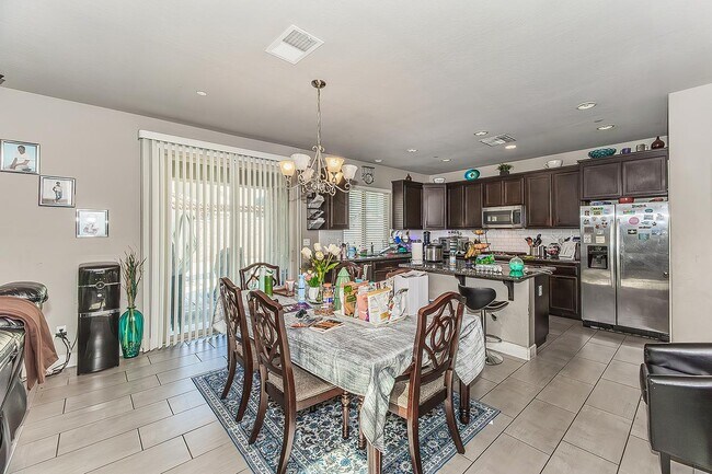 Foto del edificio - 3549 Taylor Ln