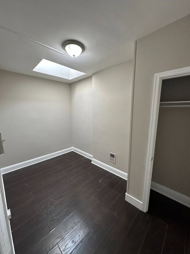 Foto del edificio - Spacious 3 Bedroom Home In East Baltimore