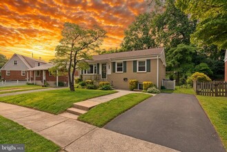 Building Photo - 3904 Lantern Dr