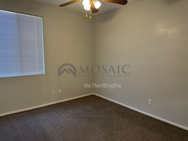 Building Photo - 121 W Birchwood Pl