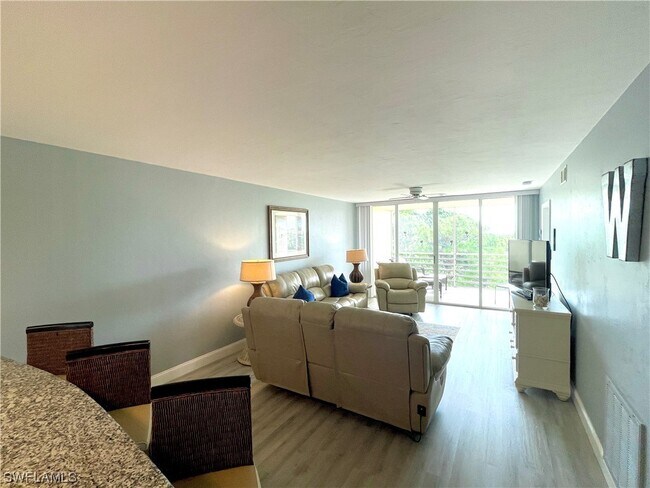 Building Photo - 15161 Cedarwood Ln