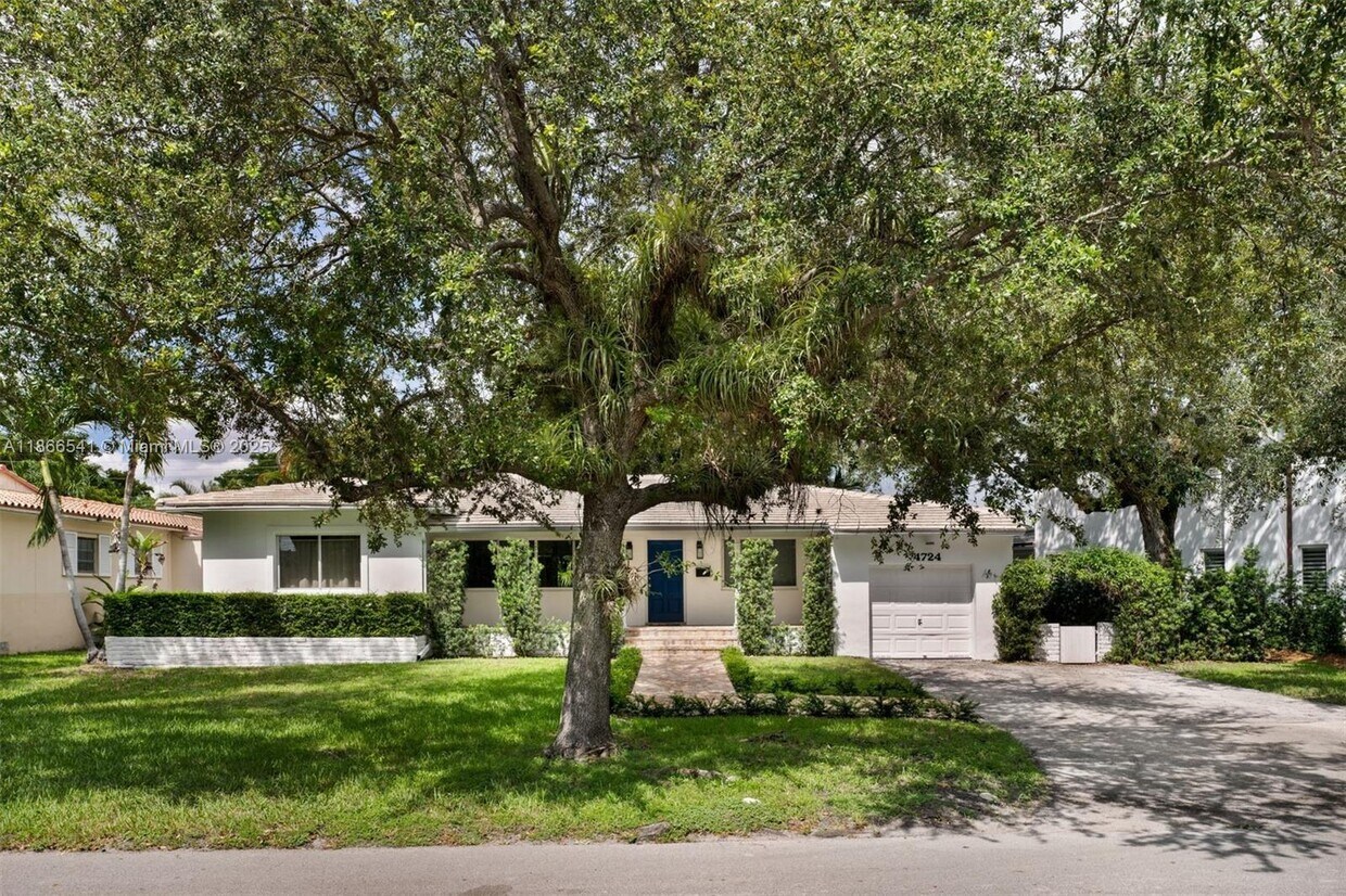 Foto principal - 4724 Orduna Dr