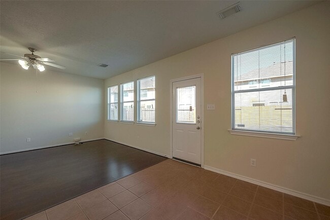 Building Photo - 14330 Fairbuff Ln