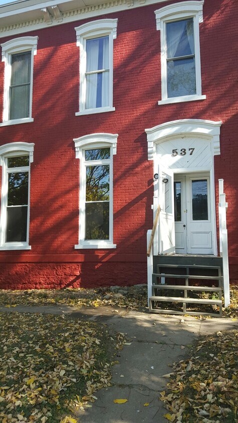Primary Photo - 537 S 4th St