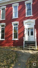 Building Photo - 537 S 4th St