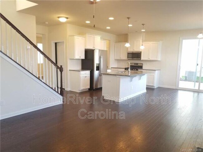 Building Photo - 7822 Meridale Forest Dr