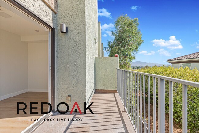 Foto del edificio - ~8 WEEKS FREE~ Bright and Spacious Three B...