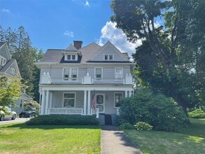 Building Photo - 68 Front St