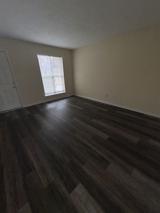 Building Photo - 1127 Harness Dr