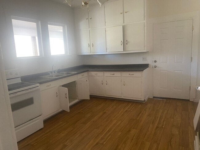 Photo - 126 Ensley St Apartment