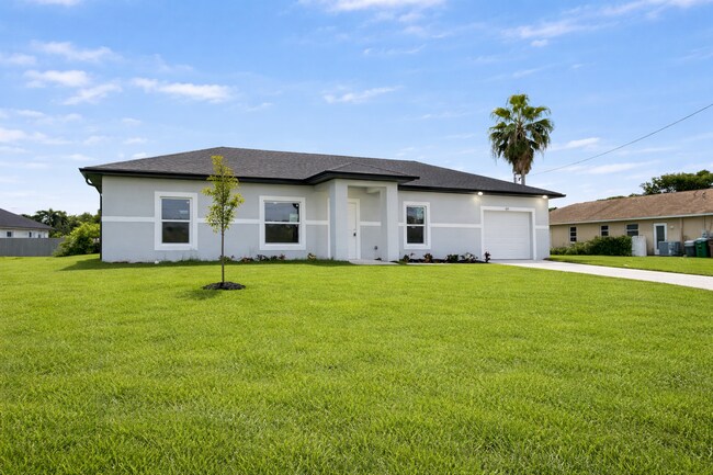 Foto del edificio - Brand New 3 Bed / 2 Bath Rental in Cape Coral – $1,950/M