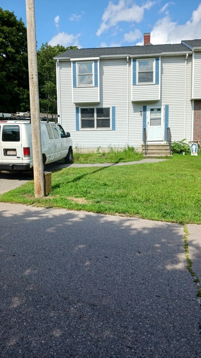 Building Photo - 3 Brayton Ct