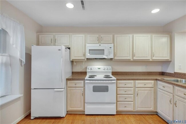 Building Photo - 10016 Bellona Ct