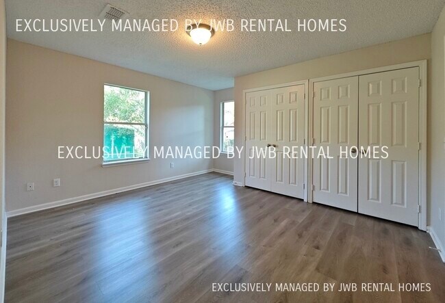 Foto del edificio - 2819 Maplewood St