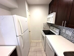 Building Photo - 2750 Holly Hall St