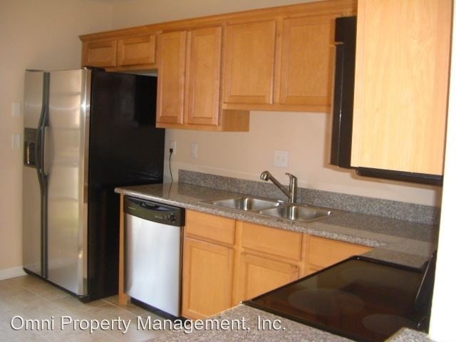 Building Photo - 2 br, 2.5 bath House - 2664 CENTRAL TERRACE