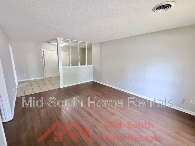 Foto del edificio - 4147 Hallview Dr