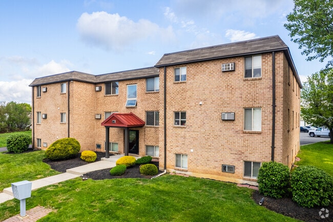 Building Photo - Pear Tree Court