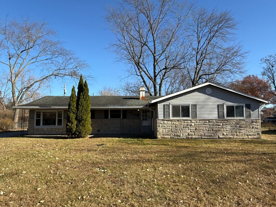 Foto principal - 4918 Dwight Dr