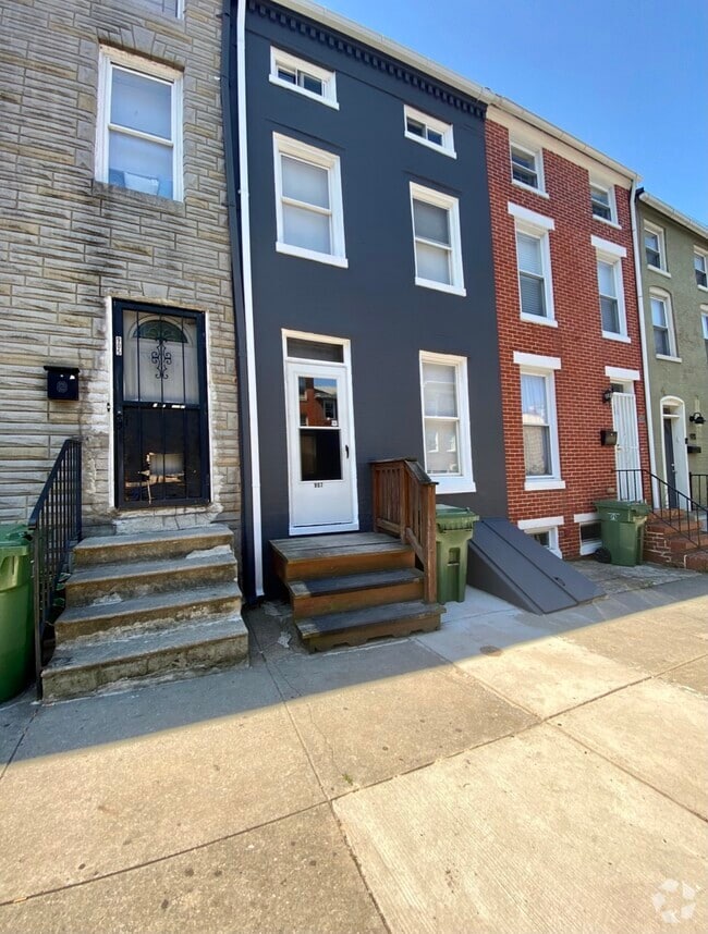 Building Photo - 907 W Lombard St