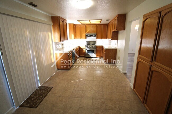 Foto del edificio - 4 br, 3 bath House - 6508 Blue Rock Ct