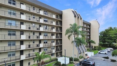 Building Photo - 3300 W Rolling Hills Cir