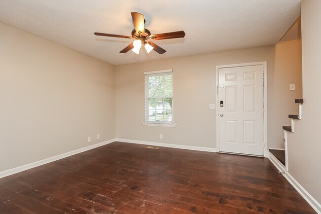 Foto del edificio - 3200 Lakeford Dr