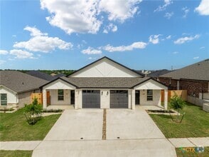 Building Photo - 5111 Rose Petal Ct