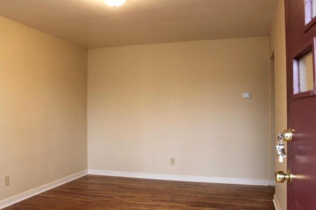 Foto del edificio - 2215 Coburn Blvd