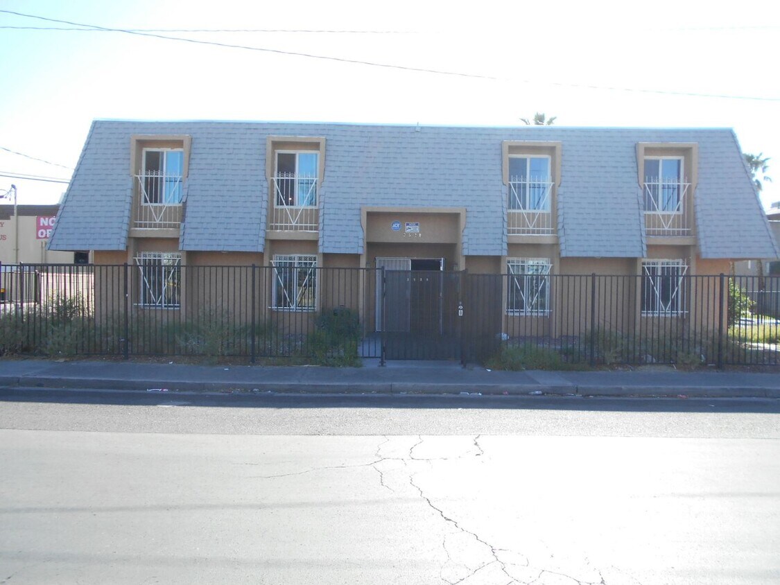 Primary Photo - 3520 Cambridge St