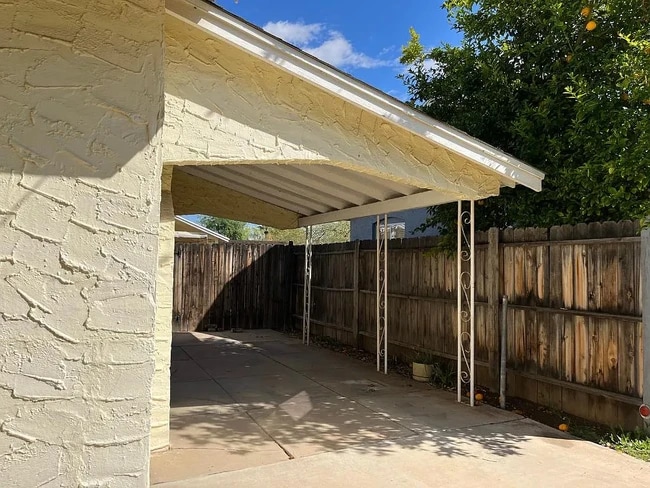 Covered car port - 822 E Whitton Ave