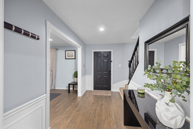 Foto del edificio - 827 Thicket Ln