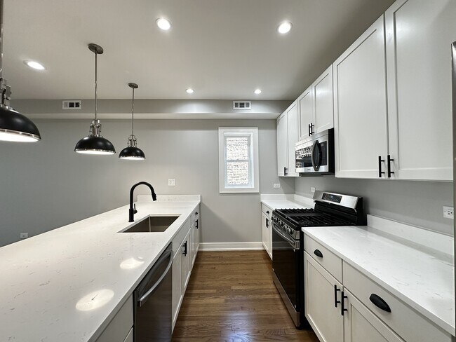 Foto del edificio - 2639 W Carmen Ave