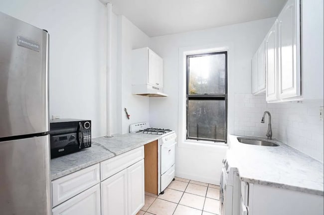 Building Photo - 203 17th St