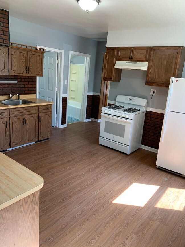 Foto del edificio - 2551 Ridge Rd