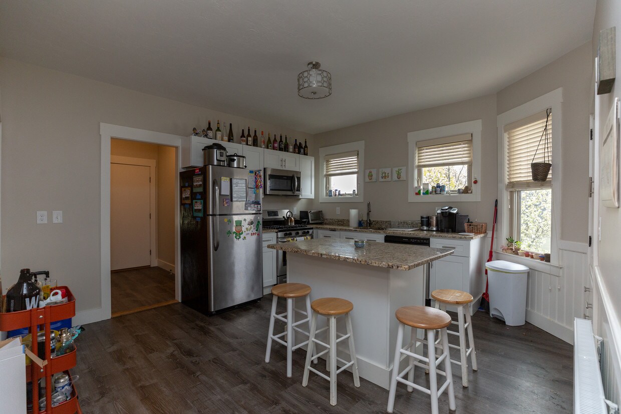 30 Stanton St, Worcester, MA 01605 Apartments in Worcester, MA