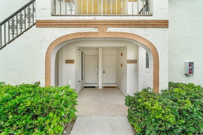 Building Photo - 2900 Olivewood Terrace