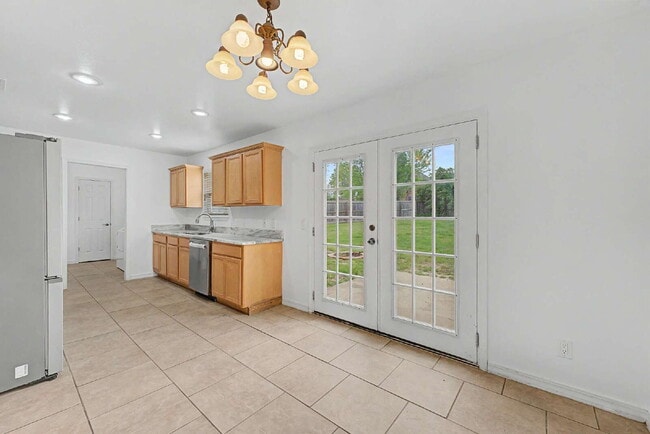 Building Photo - Fully remodeled 3-Bedroom located in Rogers  with Granite countertops