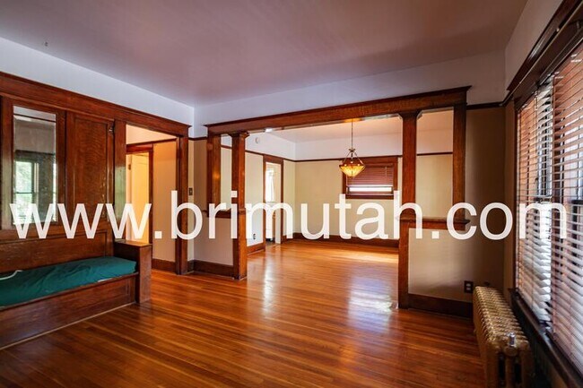 Photo - 234 E 100 S Apartment