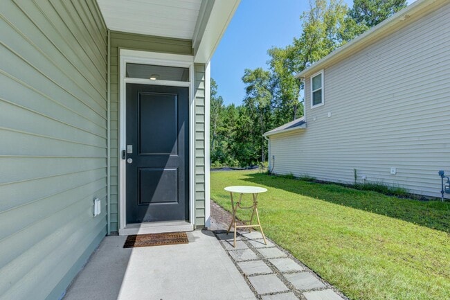 Building Photo - 104 Sweet Cherry Ln