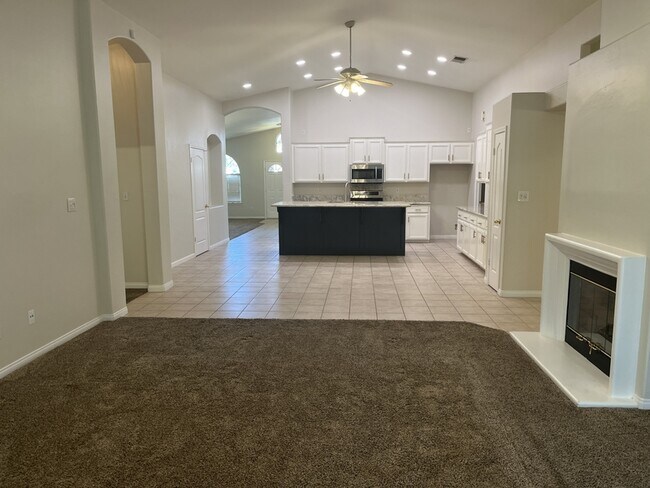Building Photo - 10409 Heather Valley Dr