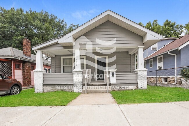 Foto del edificio - 4432 Flora Ave