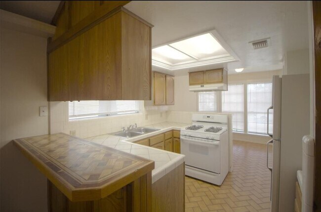 Foto del edificio - 6717 Mistflower Ln