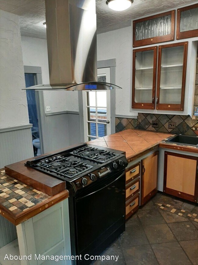 Building Photo - 2 br, 1 bath House - 6414 SE 14th Ave.