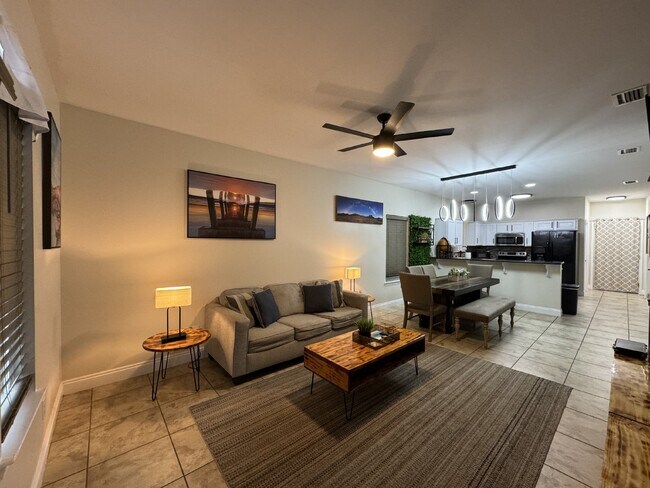 Foto del edificio - "Charming 2-Bedroom Home on Brooke Street ...
