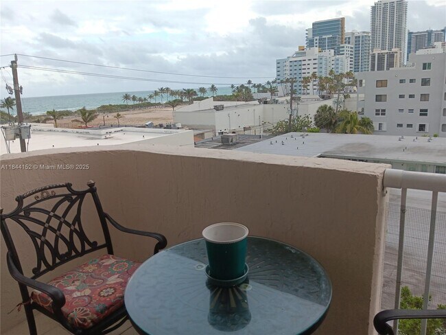 Foto del edificio - 6801 Harding Ave