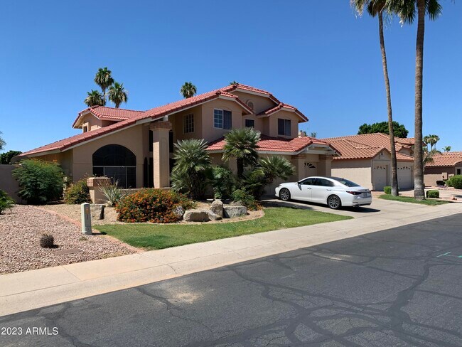 Building Photo - 6283 W Lone Cactus Dr